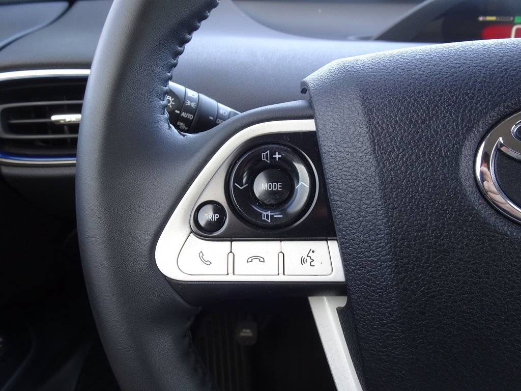 Used 2018 Toyota Prius Four Touring FWD image 21