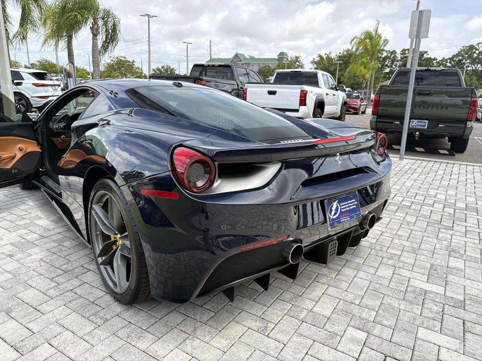 Used 2017 Ferrari 488 GTB RWD image 10