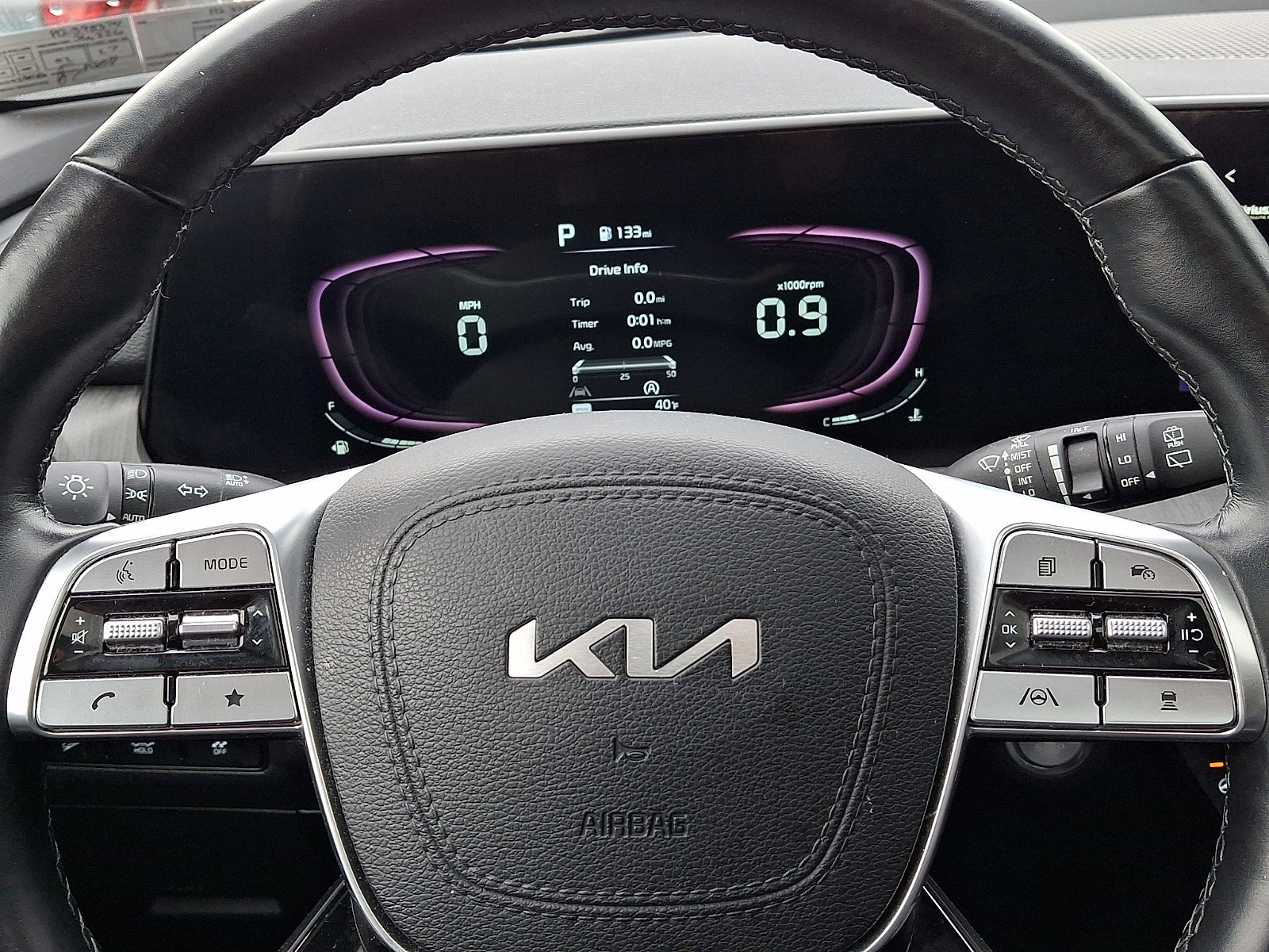 Used 2023 Kia Telluride EX w/ EX Captain's Chair Package AWD/4WD image 21