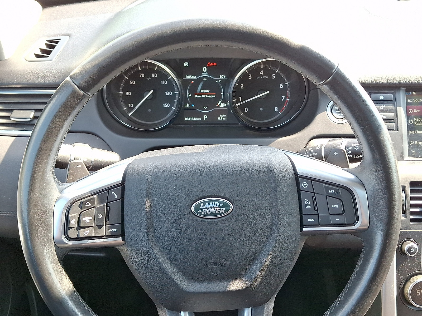 Used 2019 Land Rover Discovery Sport HSE AWD/4WD image 19
