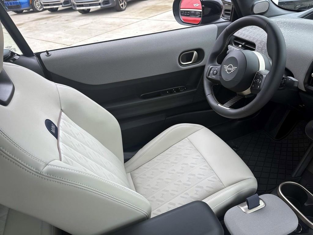 Certified 2025 MINI Cooper S image 25