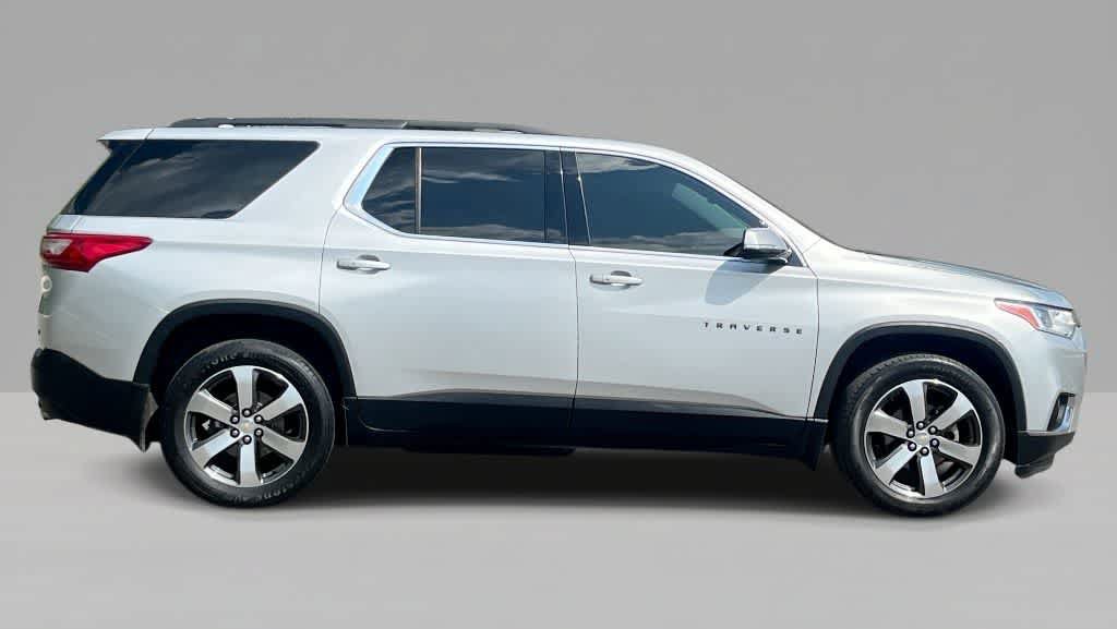 Used 2019 Chevrolet Traverse LT w/ LT Premium Package AWD/4WD image 9