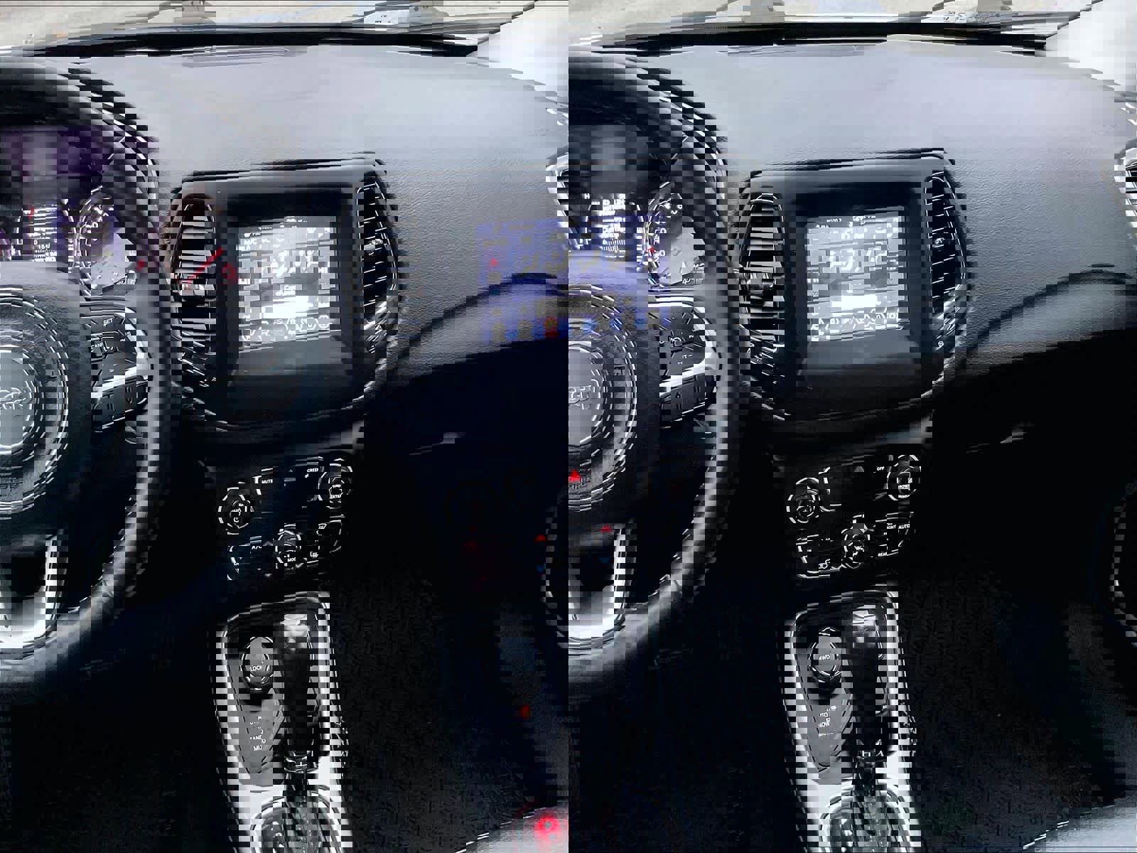 Used 2019 Jeep Compass Latitude w/ Cold Weather Group image 32