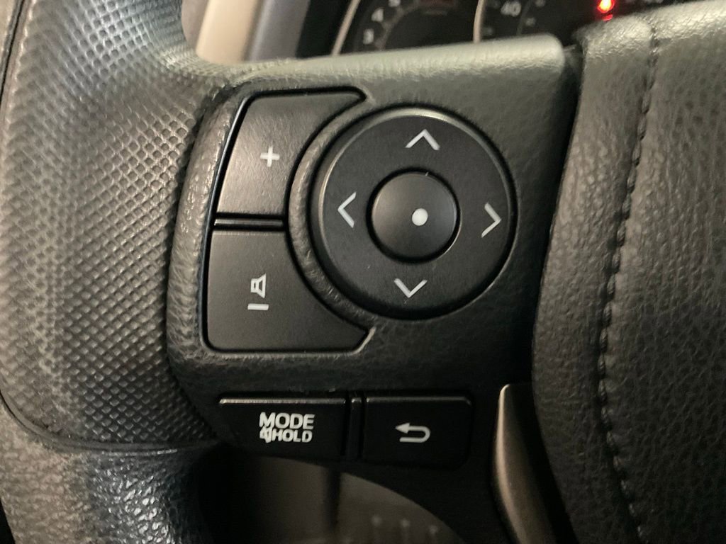 Used 2015 Toyota RAV4 XLE AWD/4WD image 12