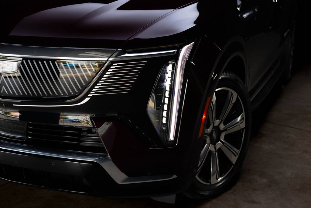 Used 2025 Cadillac Escalade IQ Luxury 2 w/ LPO, Premium Carpet Package AWD/4WD image 3