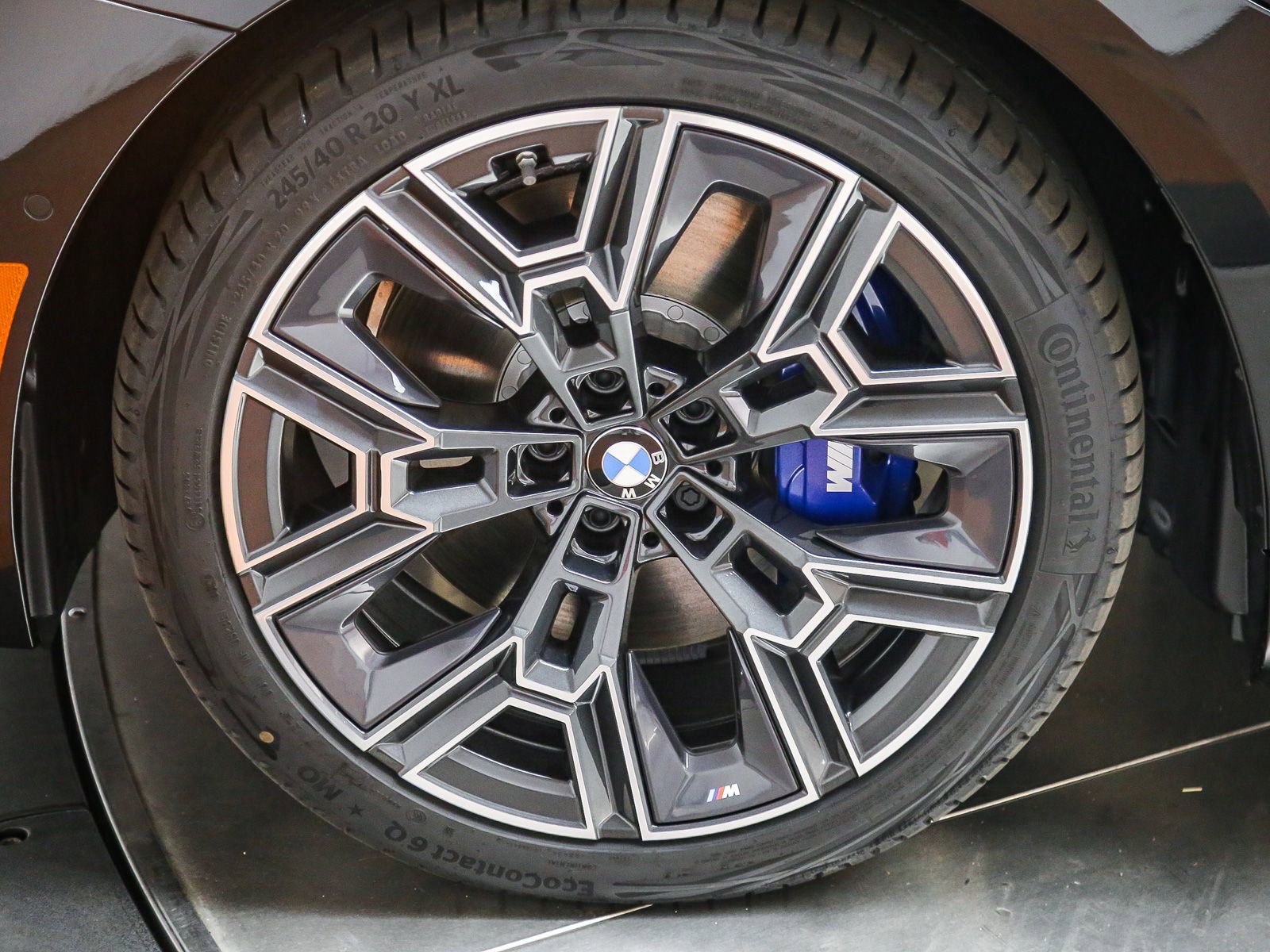 New 2027 BMW 550e xDrive AWD/4WD image 10
