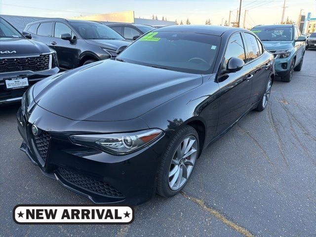 Used 2022 Alfa Romeo Giulia Sprint AWD/4WD image 1