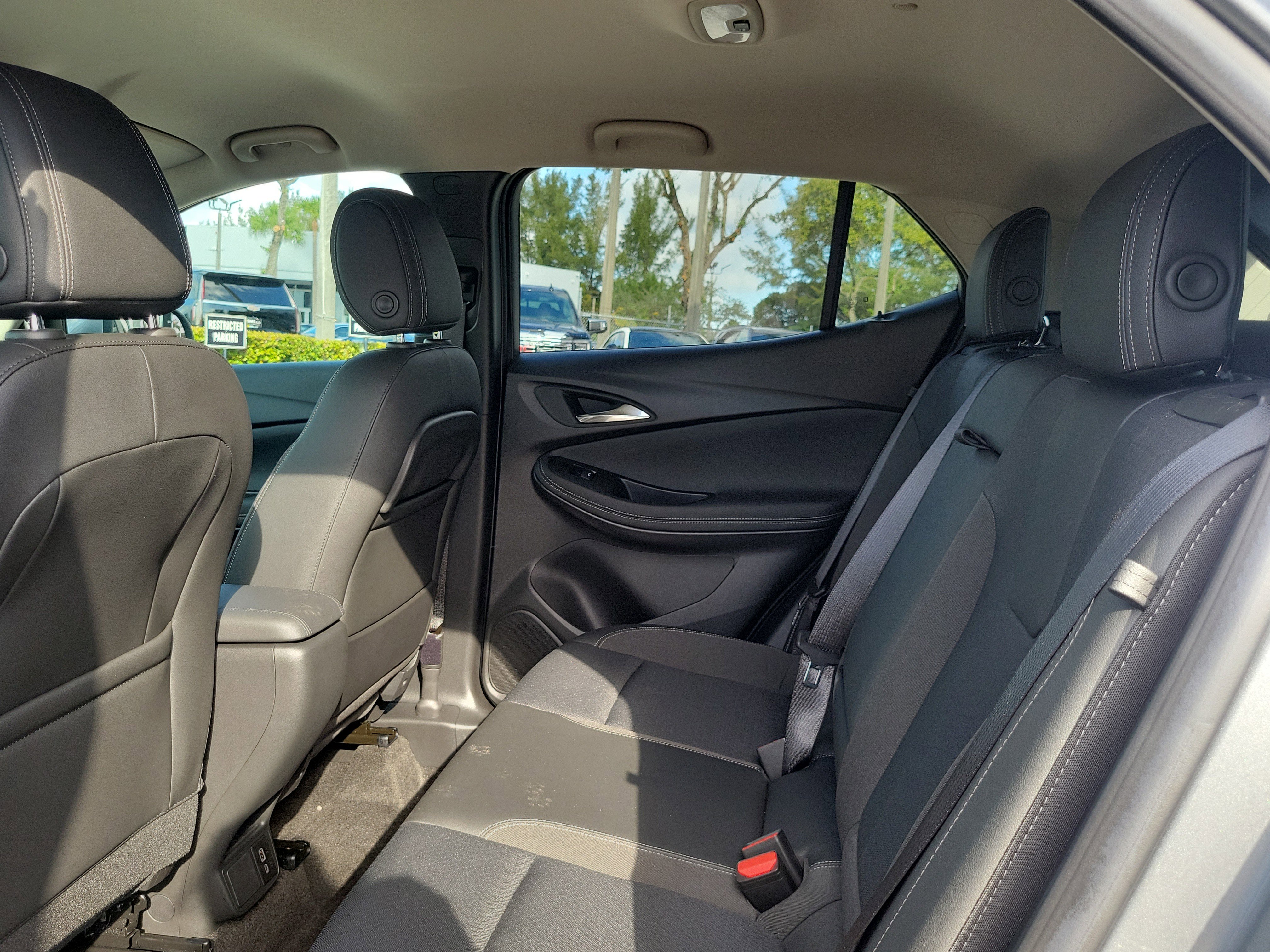 Used 2023 Buick Encore GX Select w/ Sport Touring Package image 13