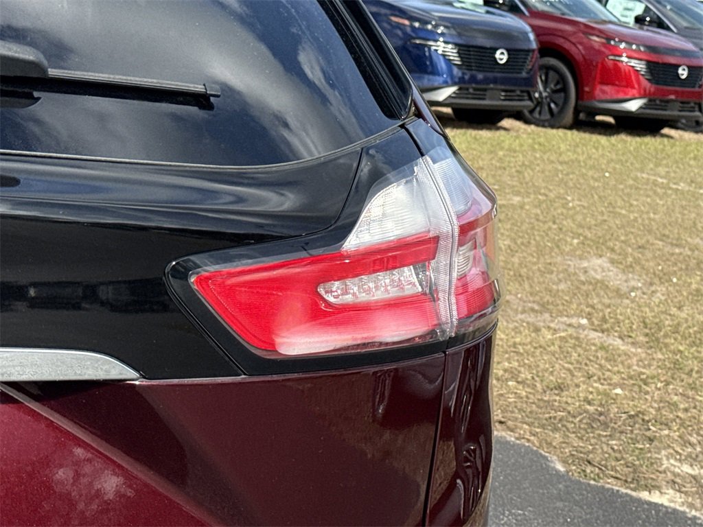 Used 2019 Ford Edge Titanium image 22