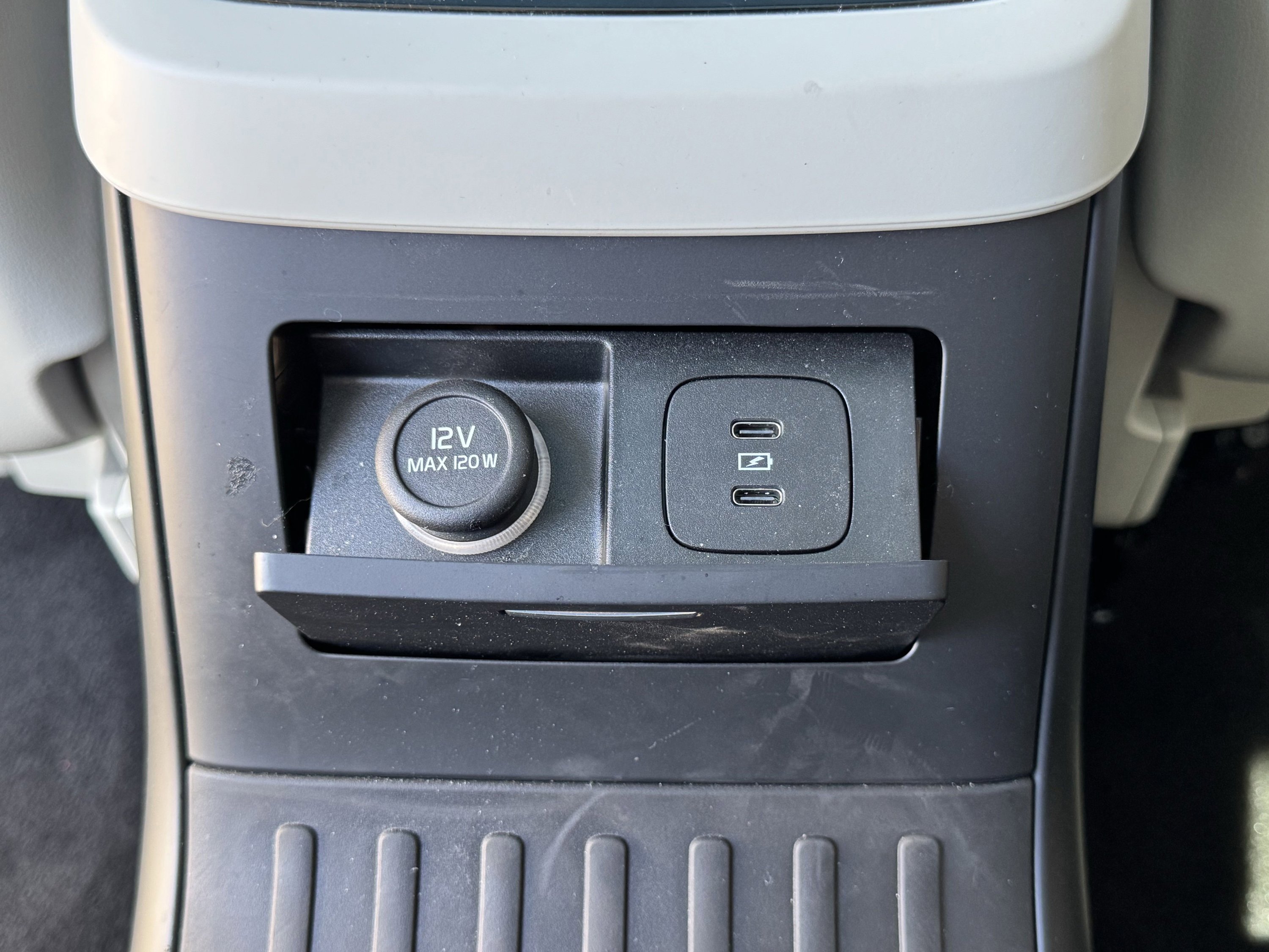 Used 2024 Volvo S90 T8 Ultimate w/ Lounge Package image 28