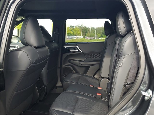 New 2025 Mitsubishi Outlander SEL Black Edition image 12