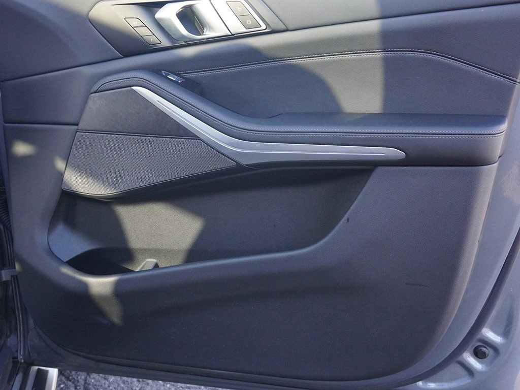 Used 2025 BMW X7 xDrive40i w/ Premium Package image 27