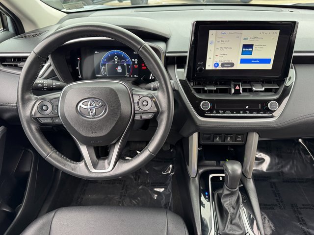 Used 2024 Toyota Corolla Cross XLE image 4