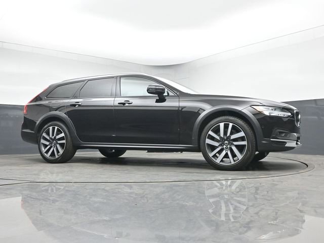 Used 2021 Volvo V90 T6 Cross Country w/ Advanced Package image 14