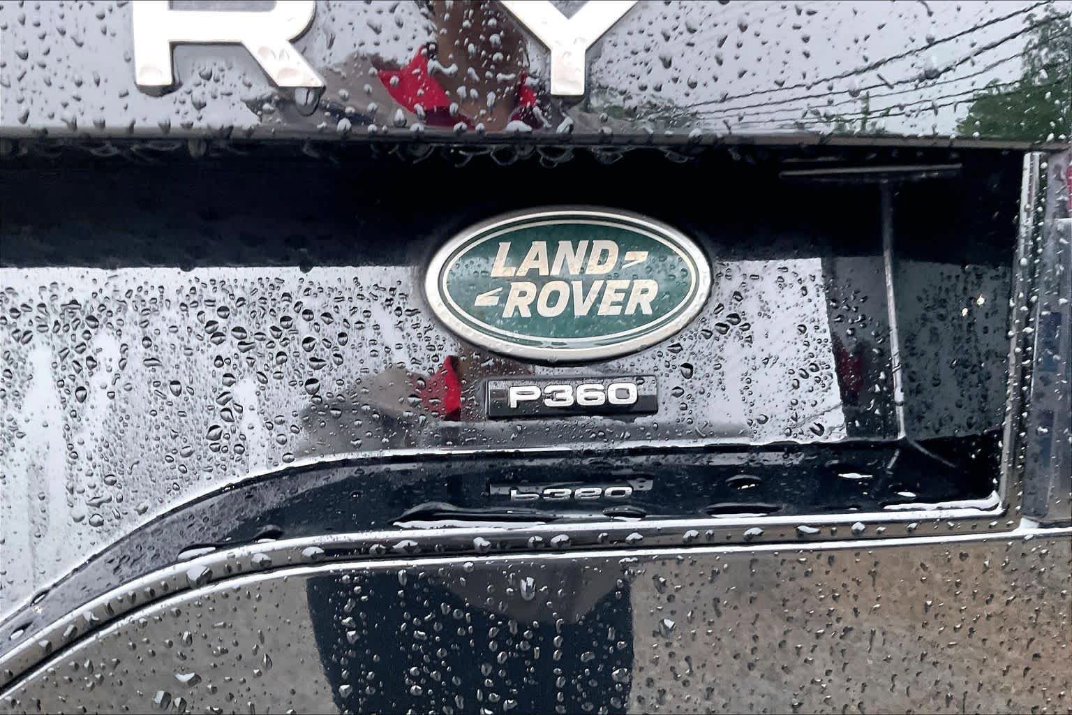 Used 2023 Land Rover Discovery Metropolitan Edition AWD/4WD image 10