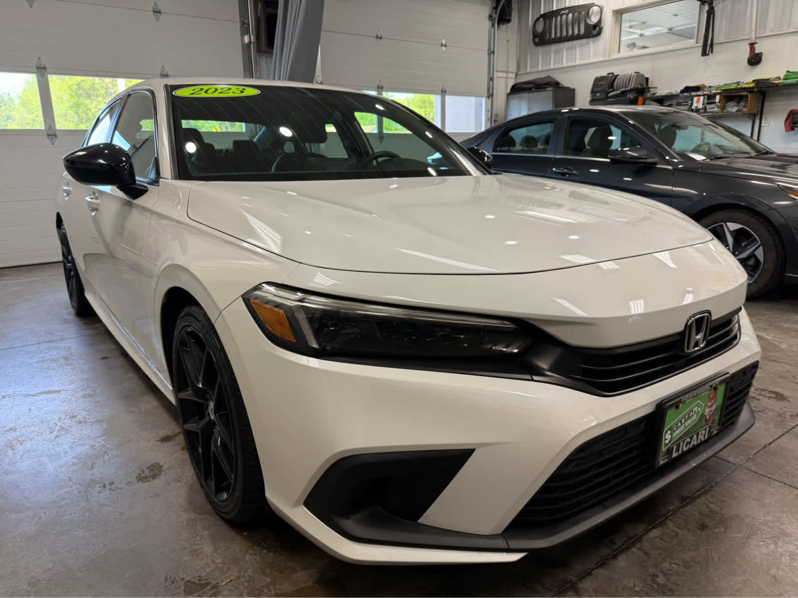 Used 2023 Honda Civic Sport image 3