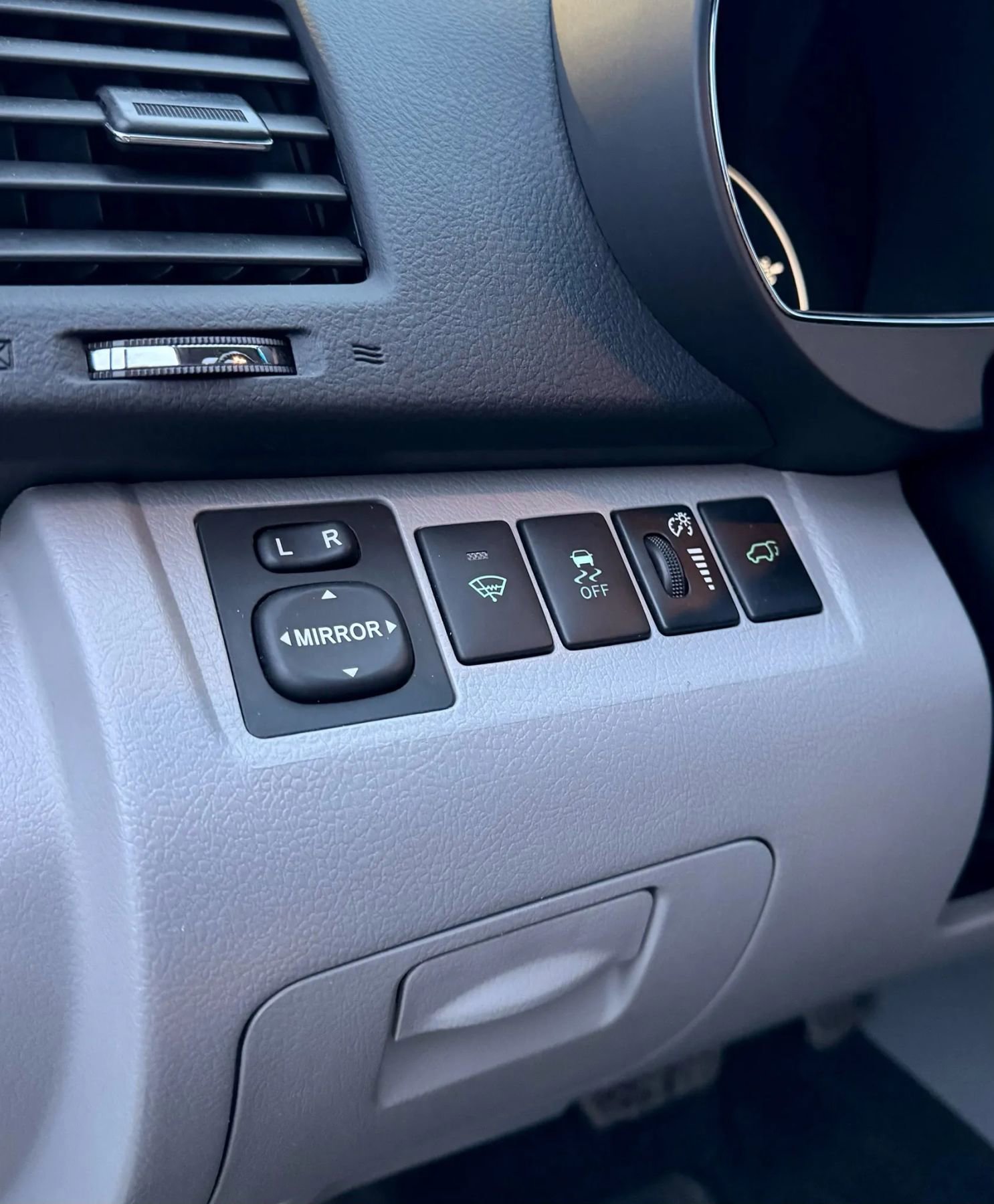 Used 2013 Toyota Highlander Limited image 21