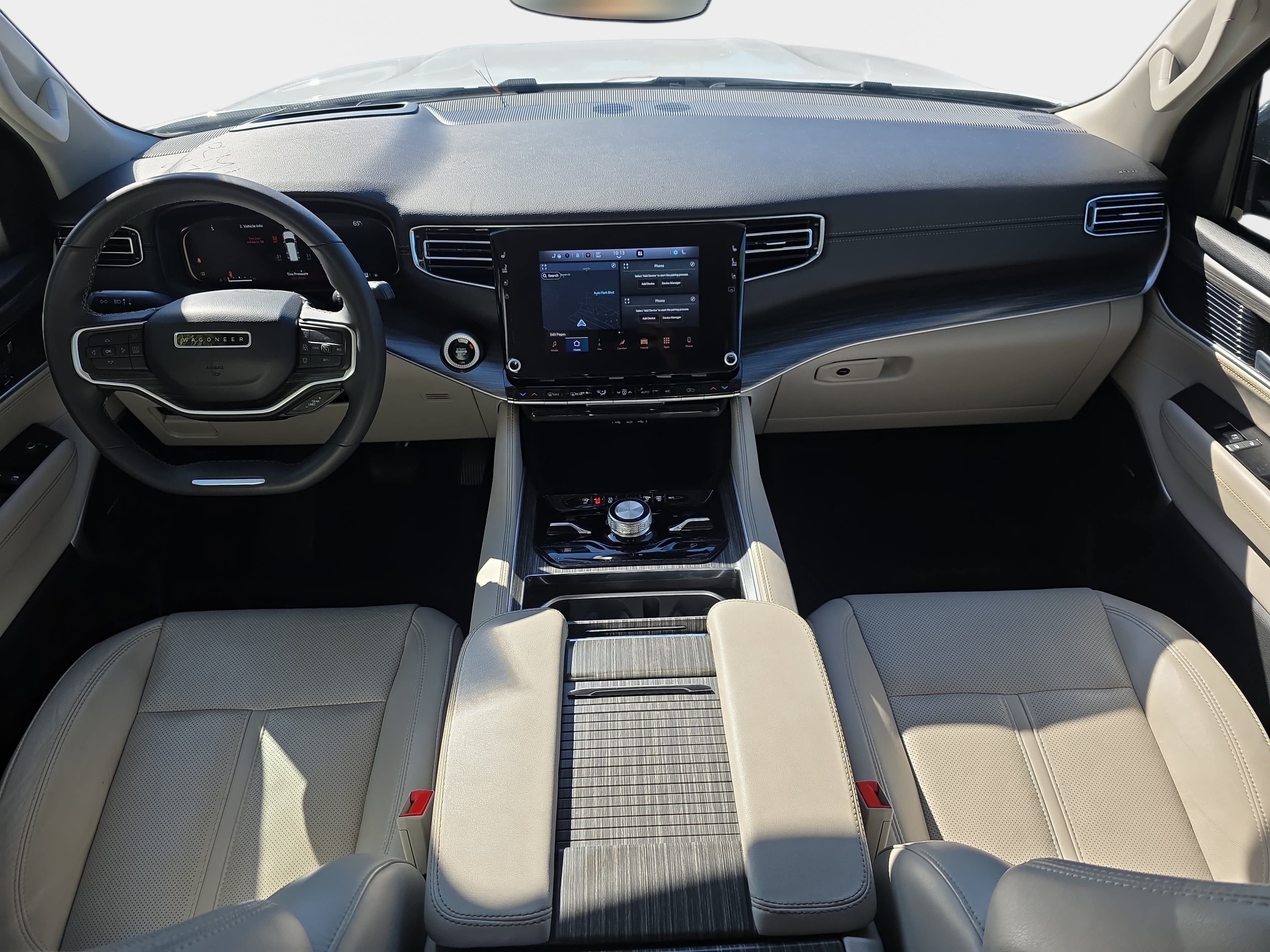 Used 2024 Jeep Wagoneer L Series III AWD/4WD image 10