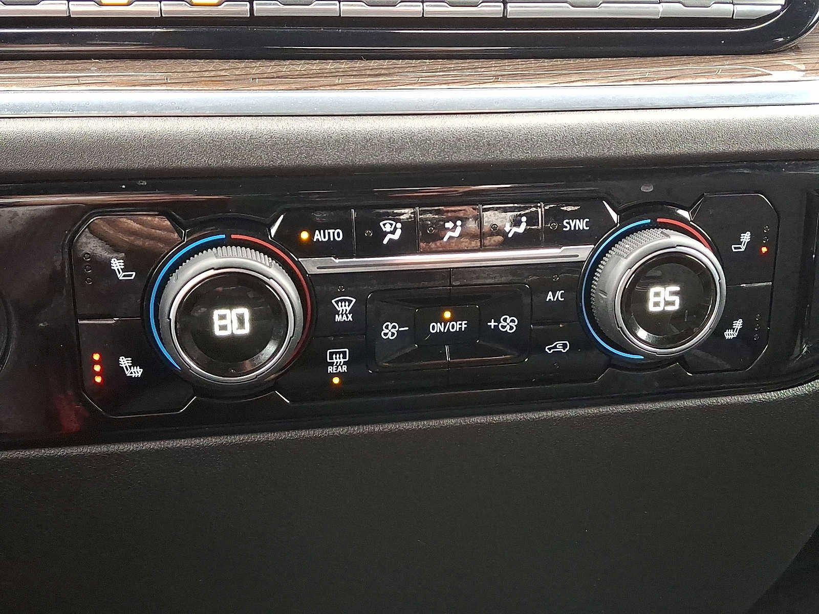 Used 2023 Chevrolet Silverado 1500 RST image 16