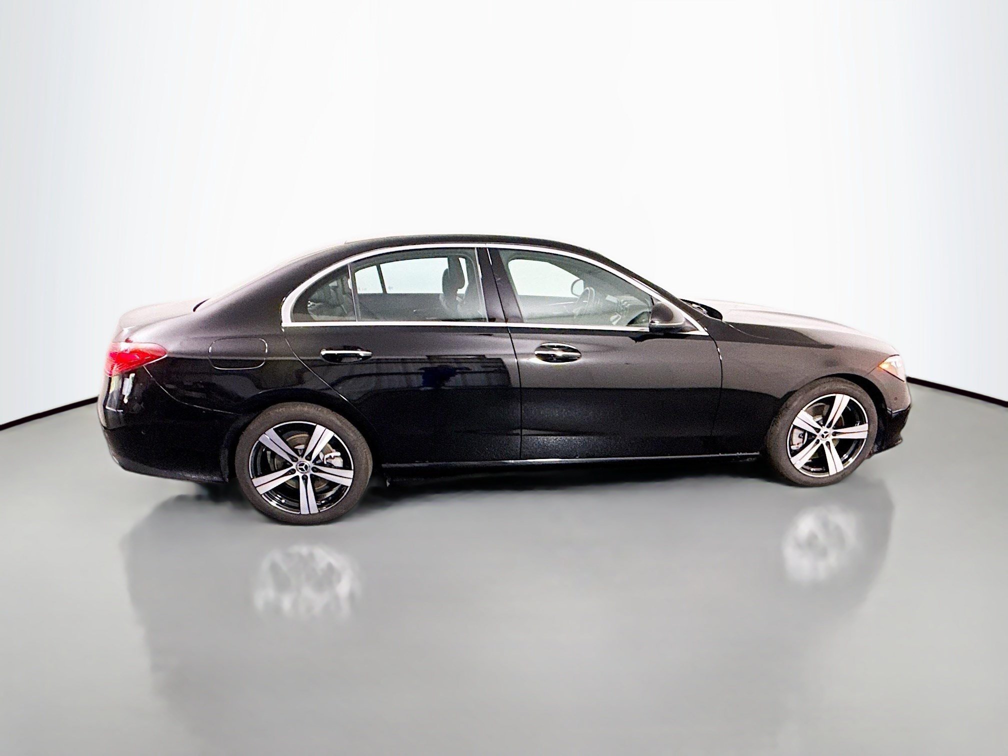 Used 2025 Mercedes-Benz C 300 Sedan image 11