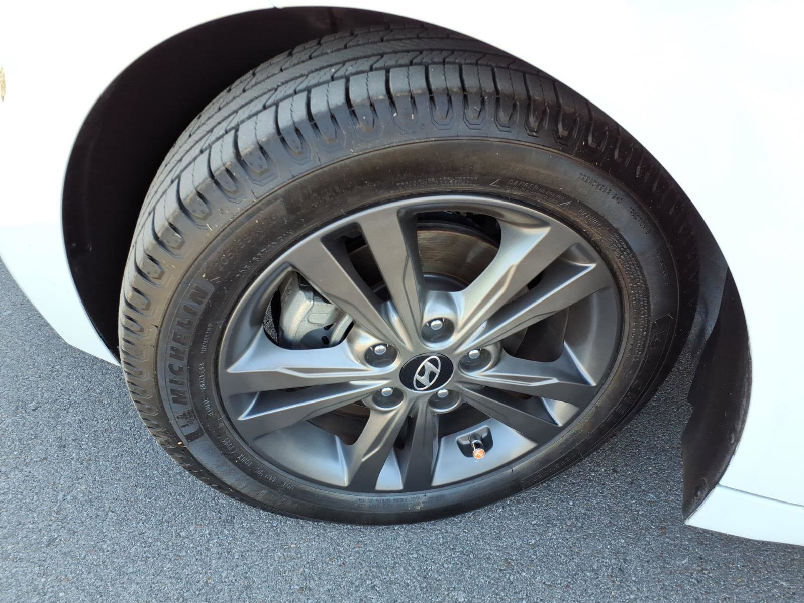 Used 2018 Hyundai Elantra Value Edition w/ Cargo Package image 9