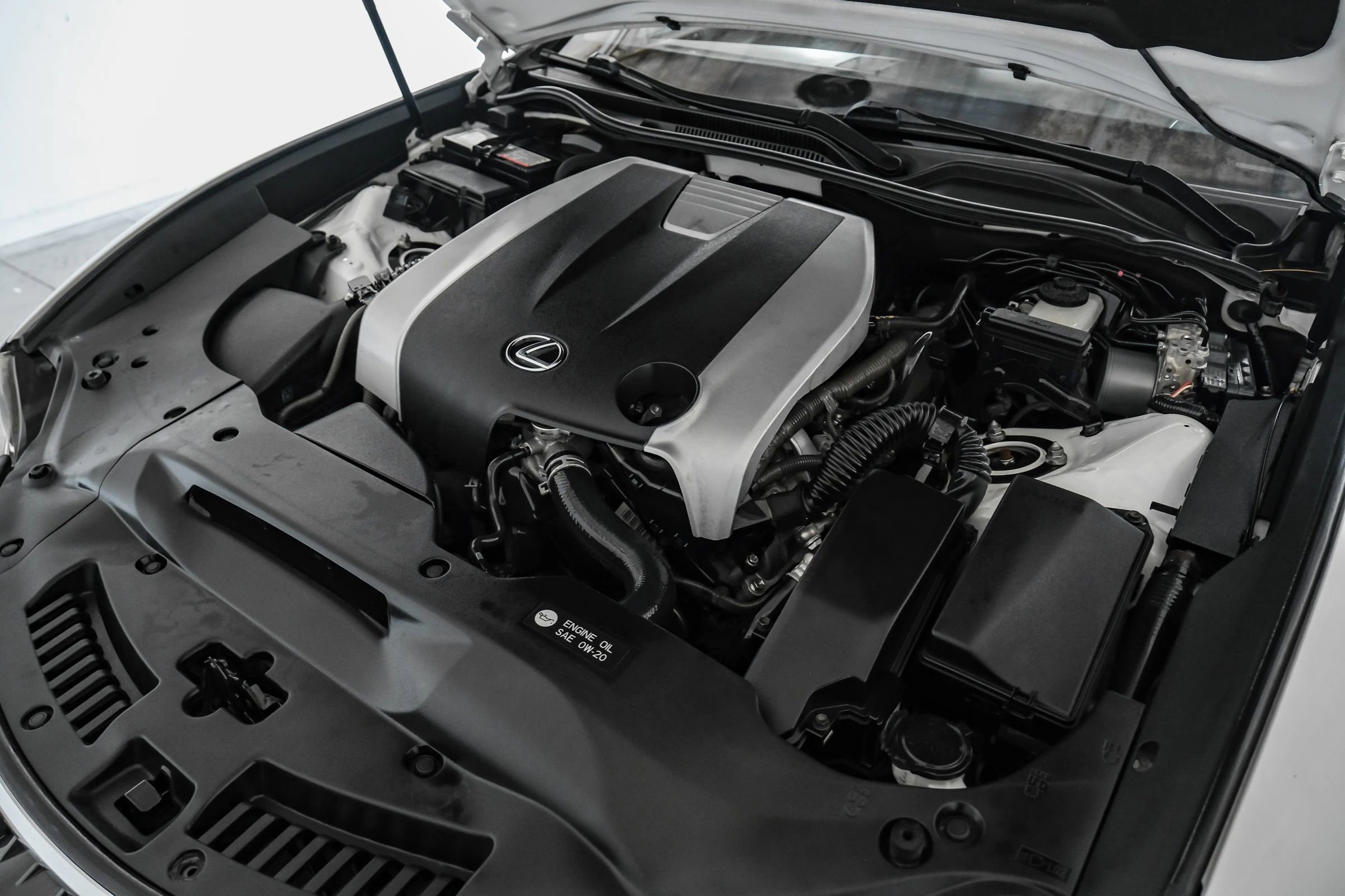 Used 2016 Lexus RC 350 w/ Luxury Package RWD image 39