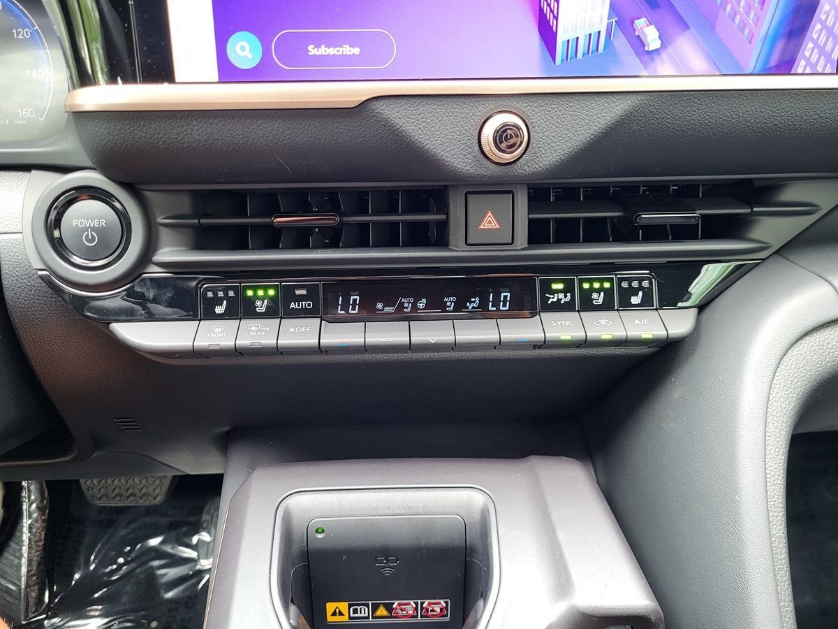 Used 2023 Toyota Crown AWD/4WD image 28