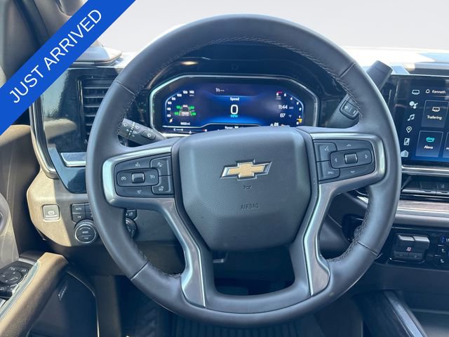 Used 2025 Chevrolet Silverado 2500 LTZ w/ LTZ Convenience Package AWD/4WD image 14