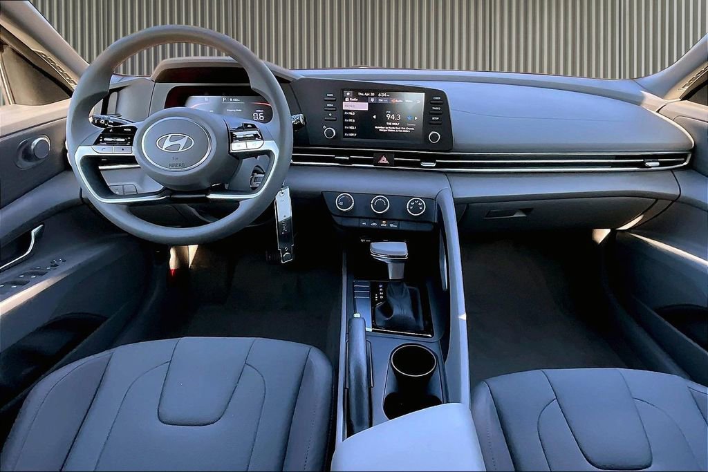 New 2026 Hyundai Elantra SE FWD image 6