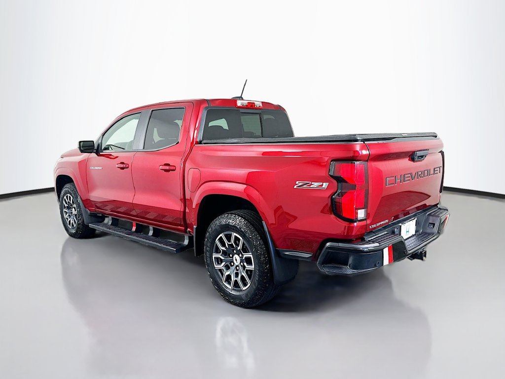 Used 2025 Chevrolet Colorado Z71 w/ Technology Package AWD/4WD image 7