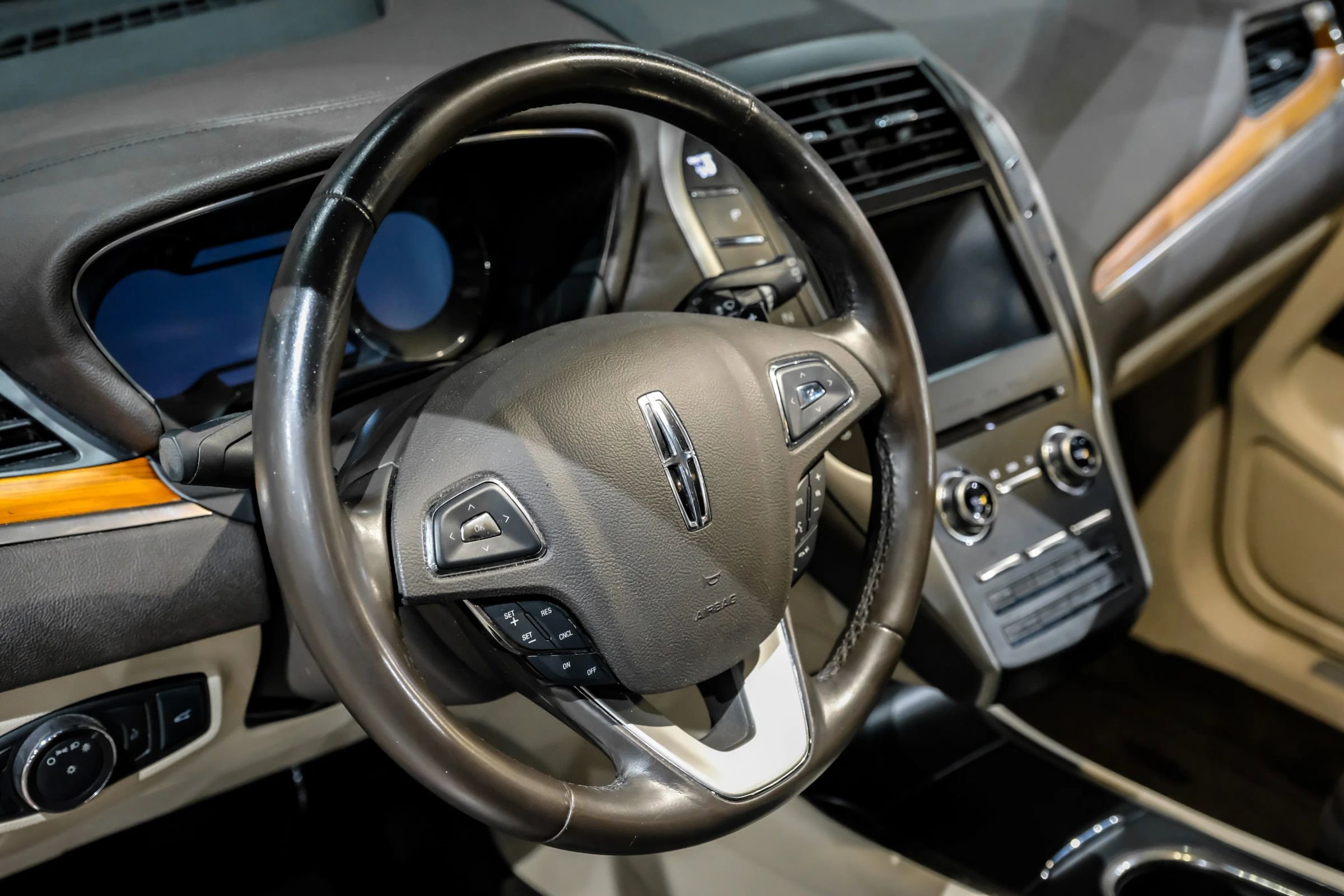 Used 2017 Lincoln MKC Select w/ Select Plus Package image 17