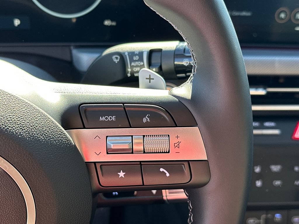 New 2025 Hyundai Sonata Limited image 25