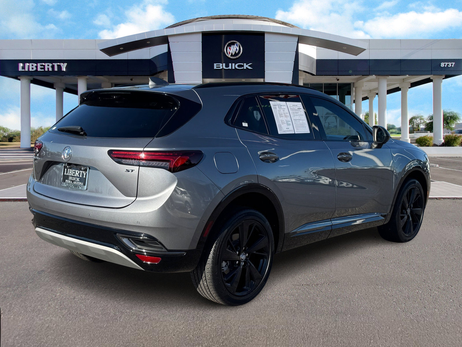 Used 2022 Buick Envision Essence w/ Technology Package II image 3