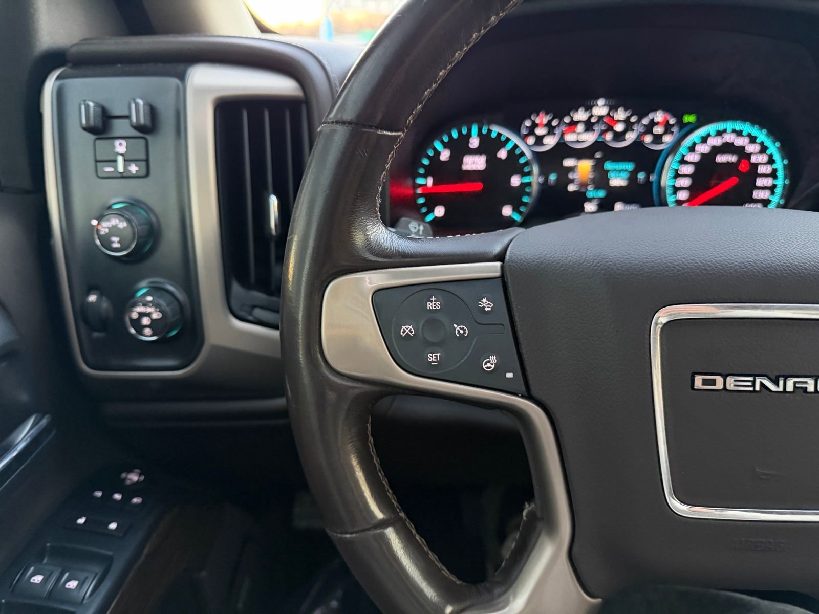 Used 2018 GMC Sierra 1500 Denali w/ Denali Ultimate Package image 32