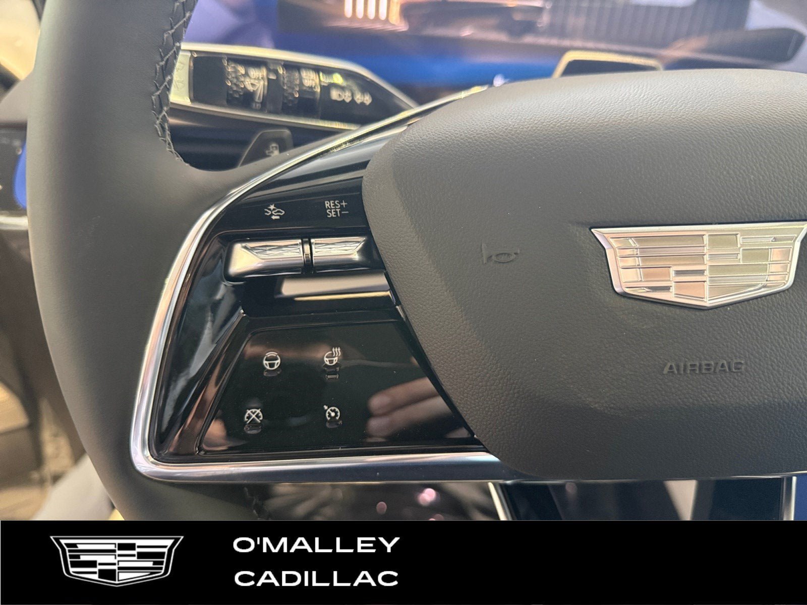 New 2027 Cadillac Optiq Premium Luxury w/ LPO, Floor Liner Package AWD/4WD image 22
