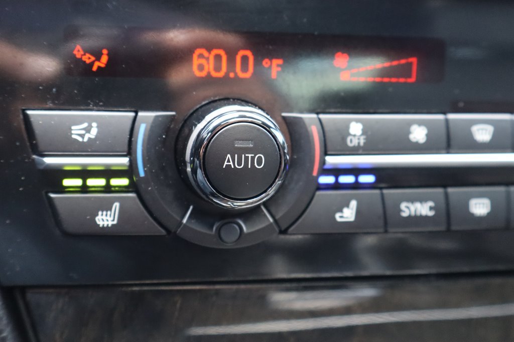 Used 2015 BMW 750i RWD image 30