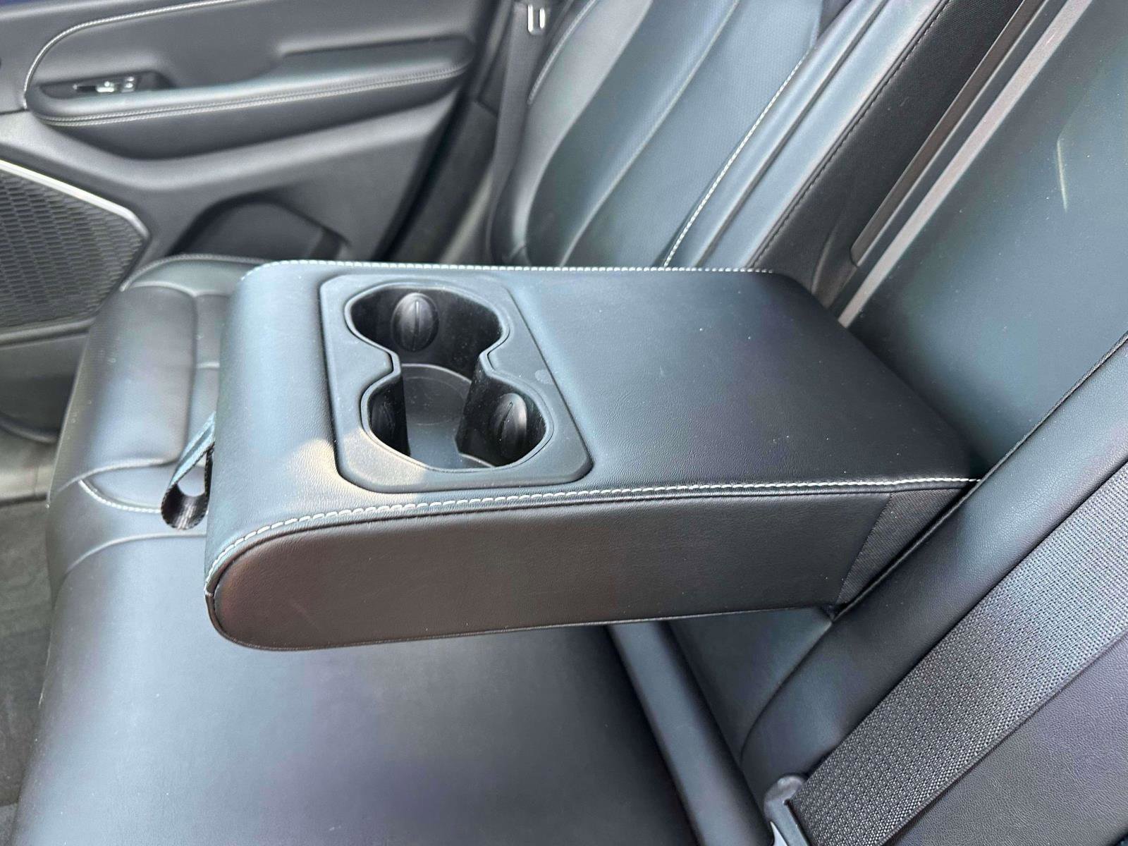 Used 2023 Jeep Grand Cherokee Overland w/ Luxury Tech Group IV image 10