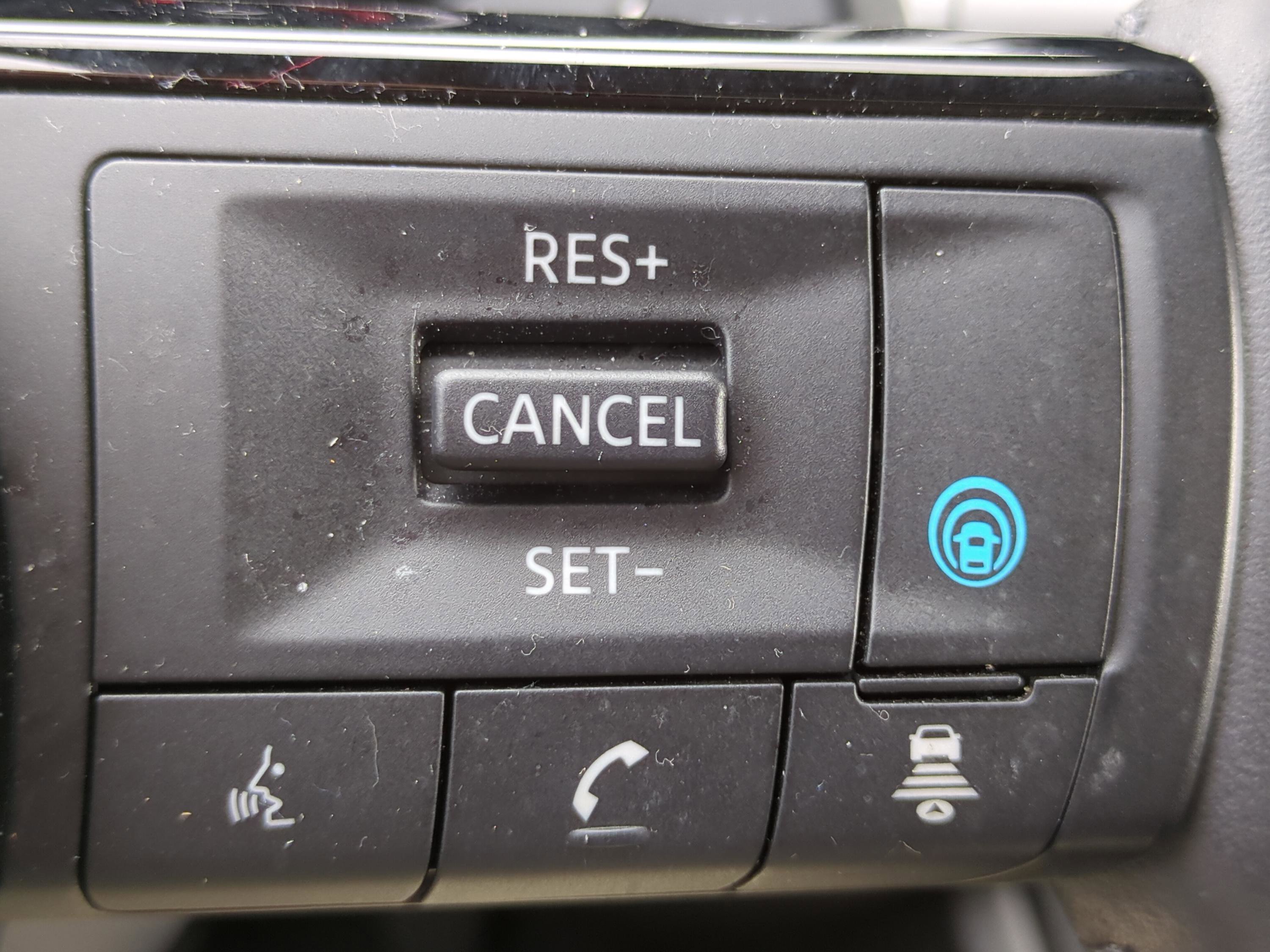 Used 2024 Nissan Rogue SL image 25