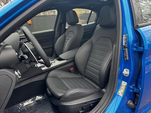 New 2025 Alfa Romeo Giulia AWD w/ Veloce Package AWD image 22