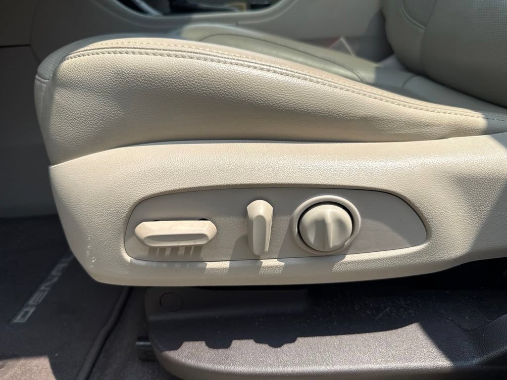 Used 2019 GMC Acadia Denali w/ Technology Package AWD/4WD image 26