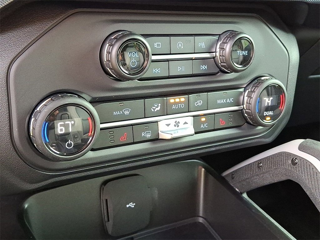 Used 2023 Ford Bronco Outer Banks image 16