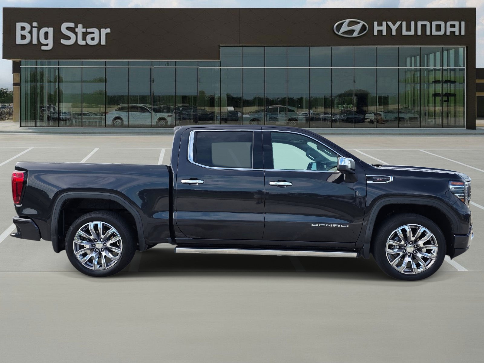 Used 2023 GMC Sierra 1500 Denali AWD/4WD image 5