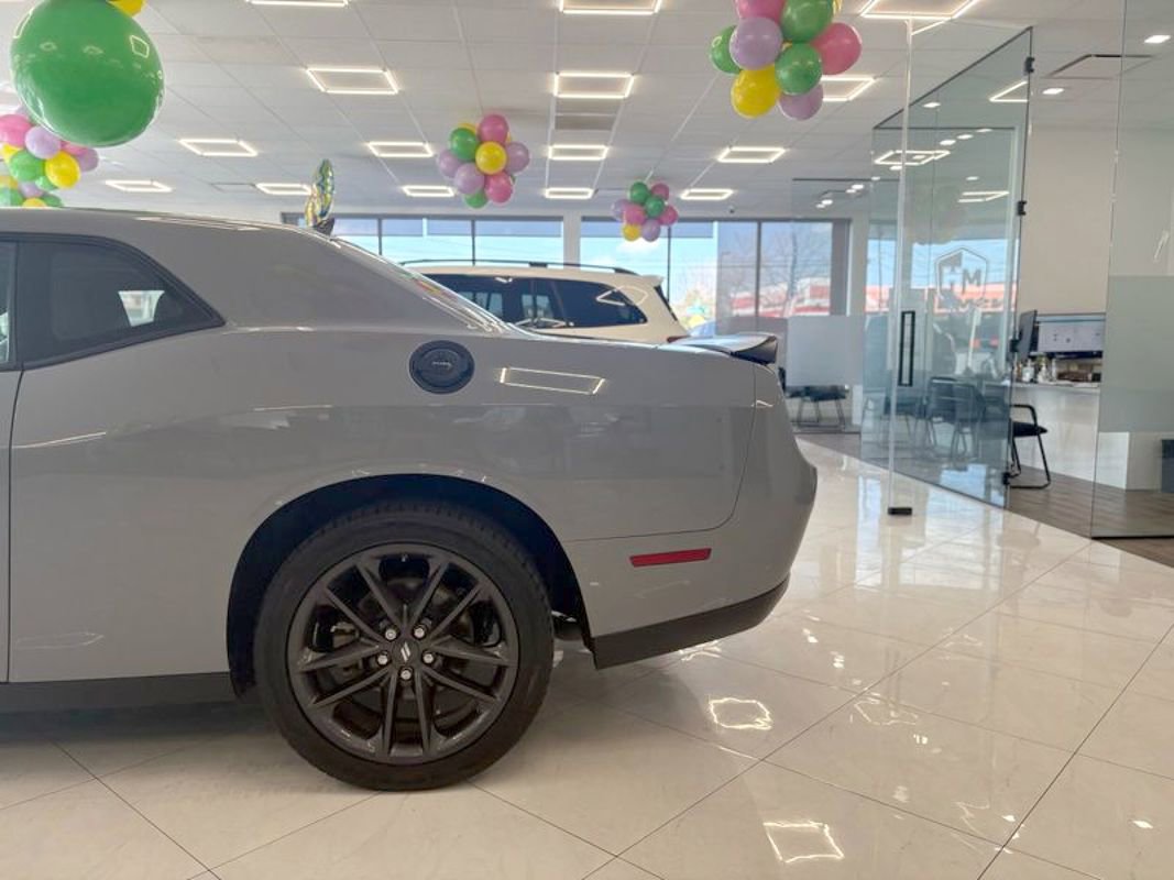 Used 2022 Dodge Challenger GT w/ Plus Package image 7