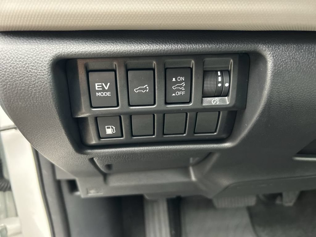 Used 2025 Subaru Forester Premium AWD/4WD image 17