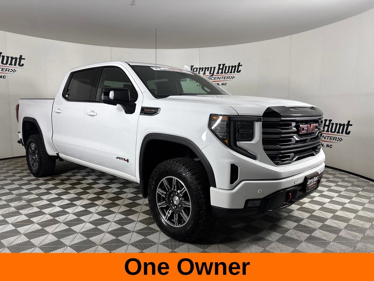Used 2025 GMC Sierra 1500 AT4 AWD/4WD image 4
