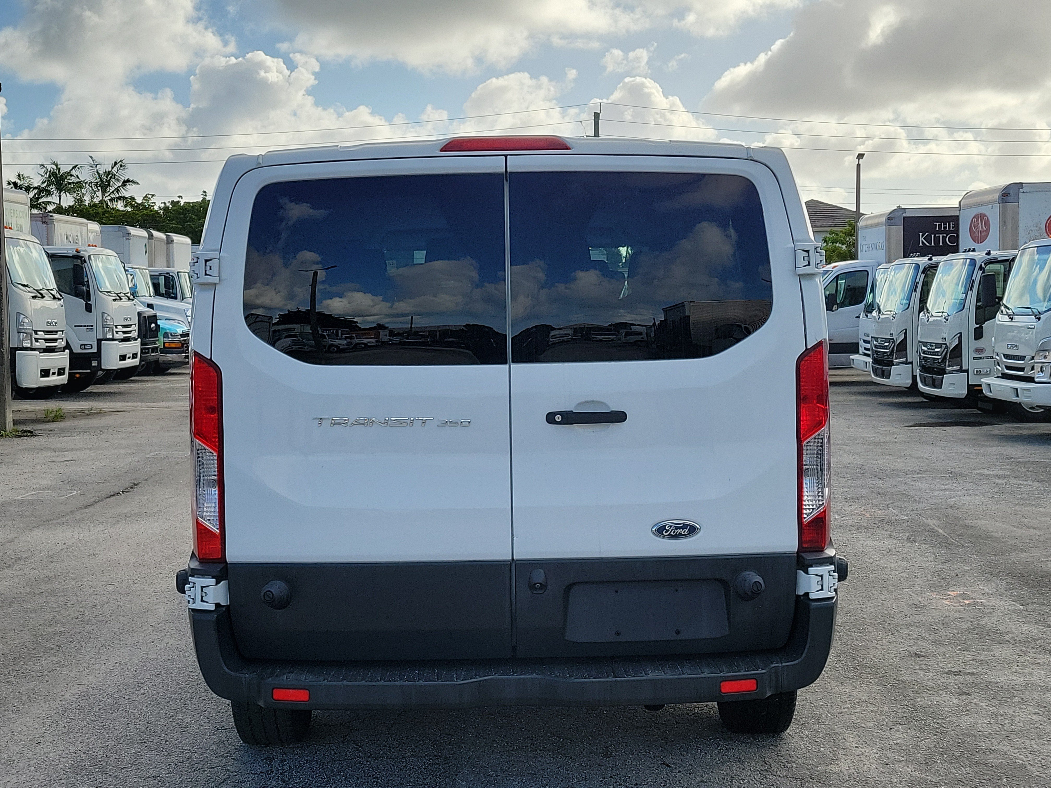 Used 2018 Ford Transit 350 XL RWD image 4
