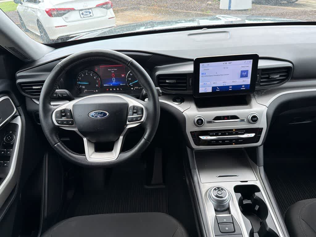 Used 2024 Ford Explorer XLT AWD/4WD image 21