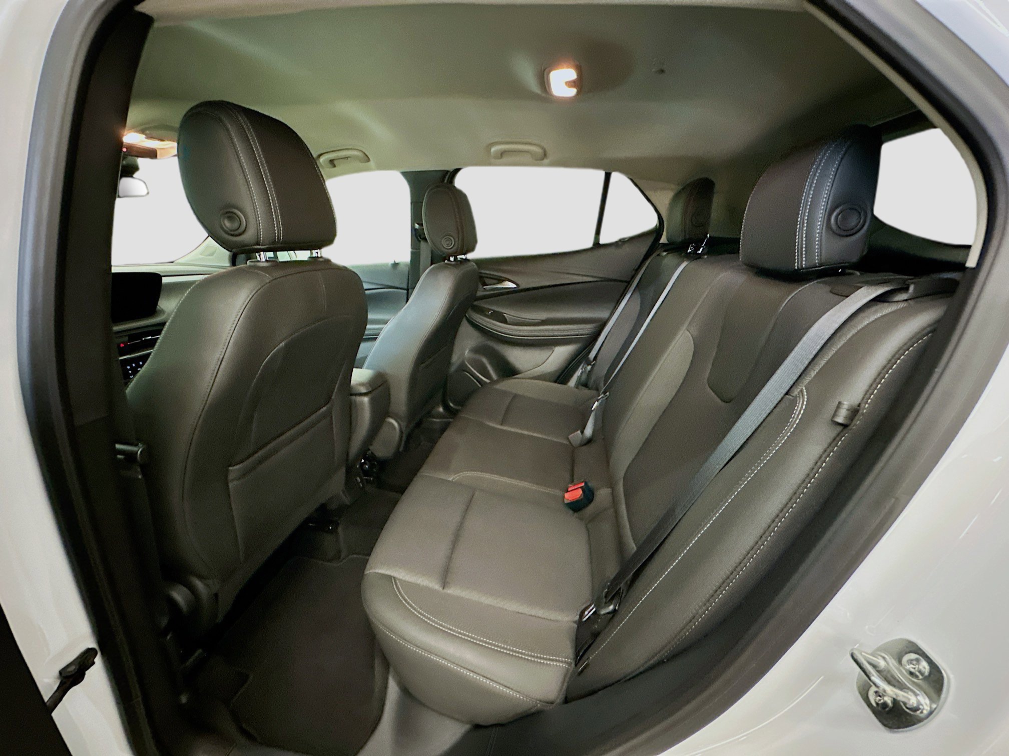 Used 2025 Buick Encore GX Preferred image 29