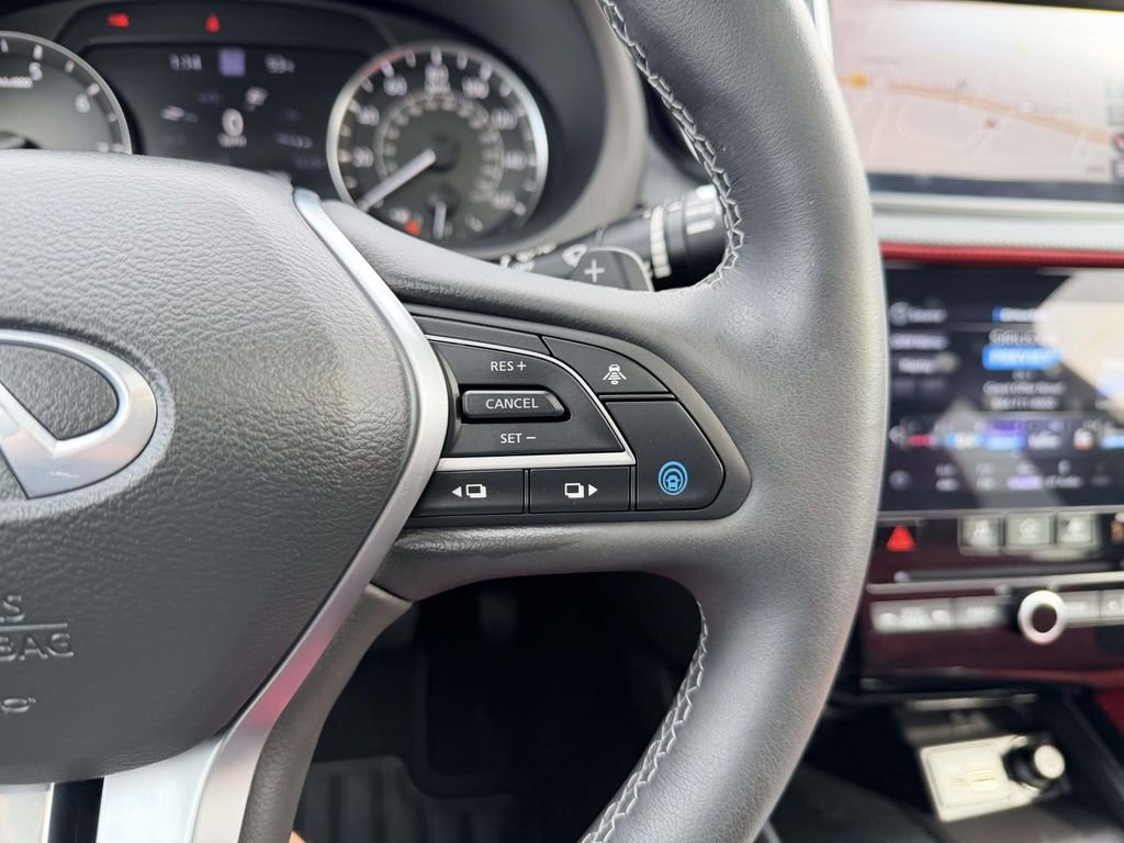 Used 2024 INFINITI QX50 Sport image 13