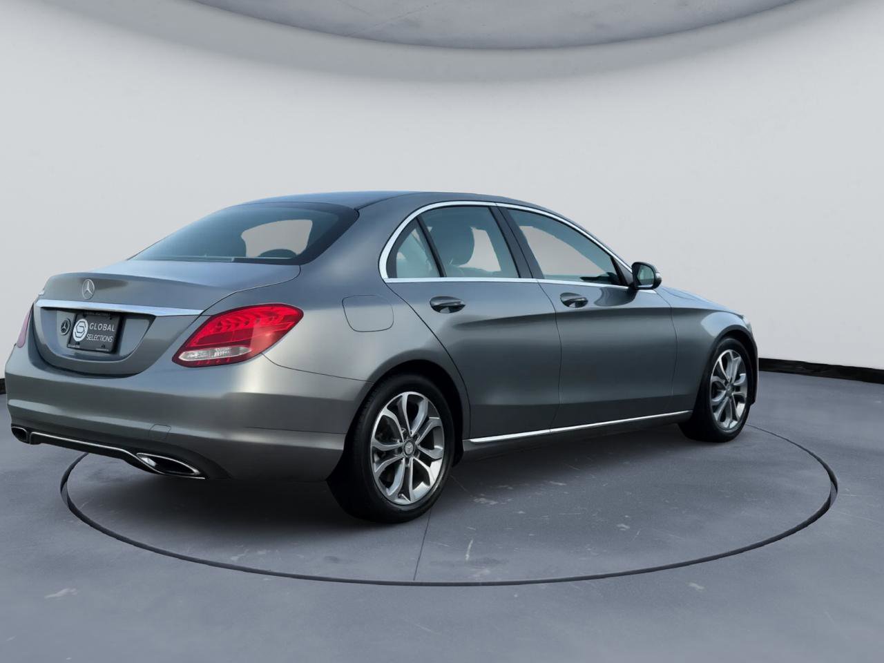 Used 2015 Mercedes-Benz C 300 Sedan image 3